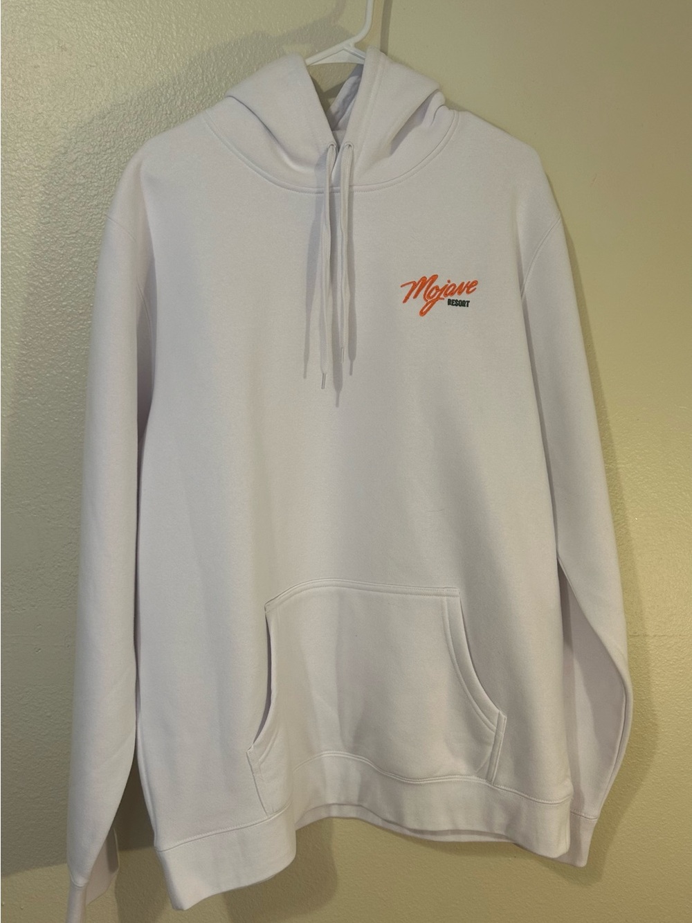 Unisex White Hoodie Sweatshirt with Mojave Resort Logo Size XL NWOT